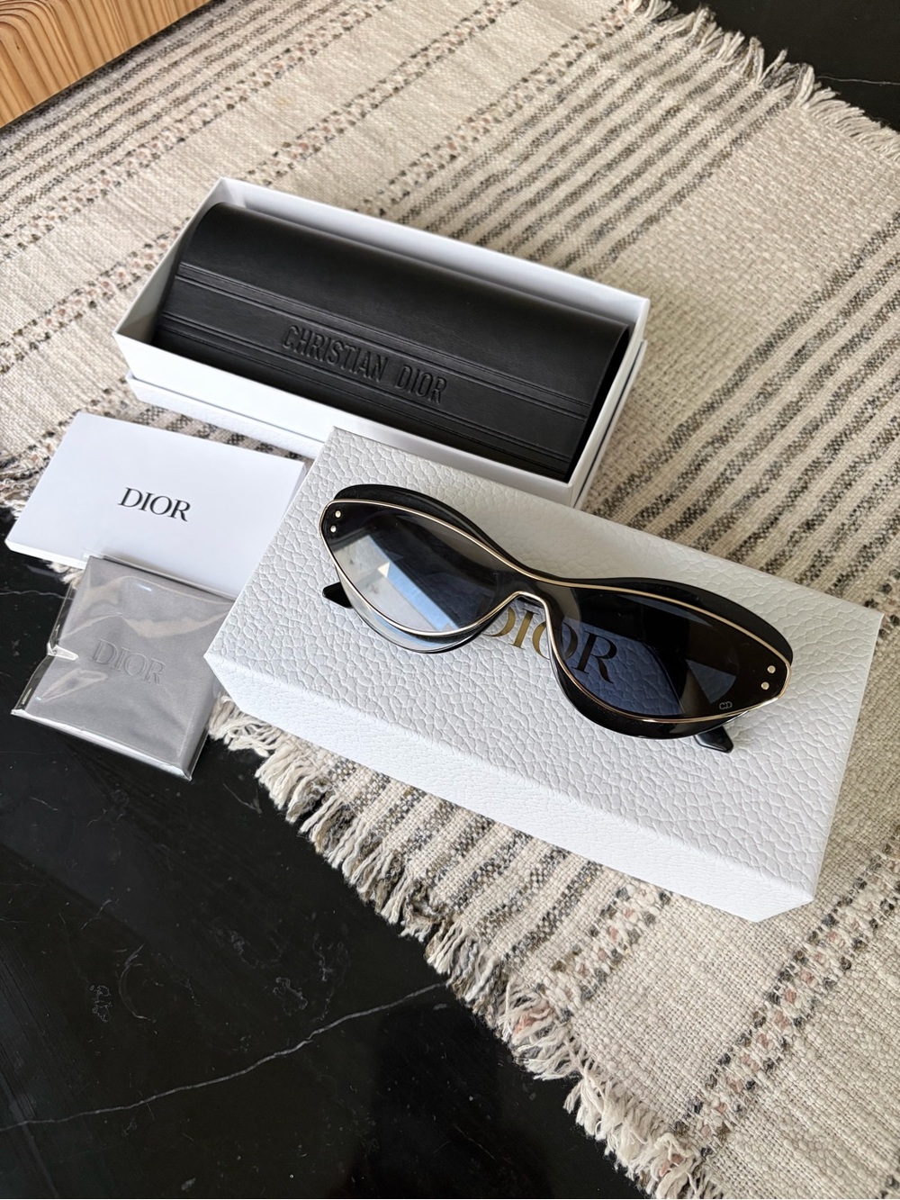 Dior Black Cat-Eye Sunglasses with Blue Lenses Dior Meteor II - Picture 8 of 8